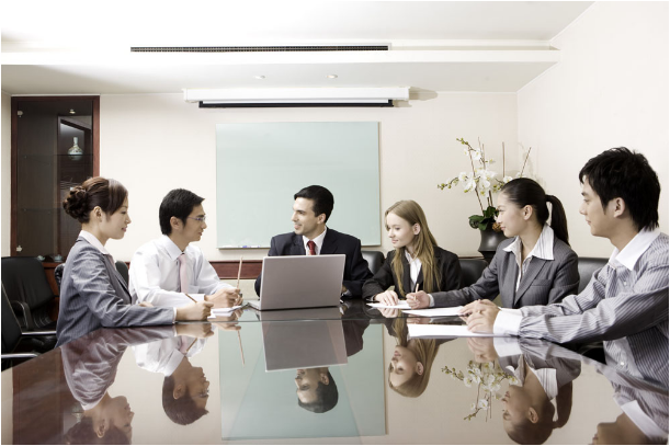 市場(chǎng)技術(shù)人員與海外客戶探討新項(xiàng)目